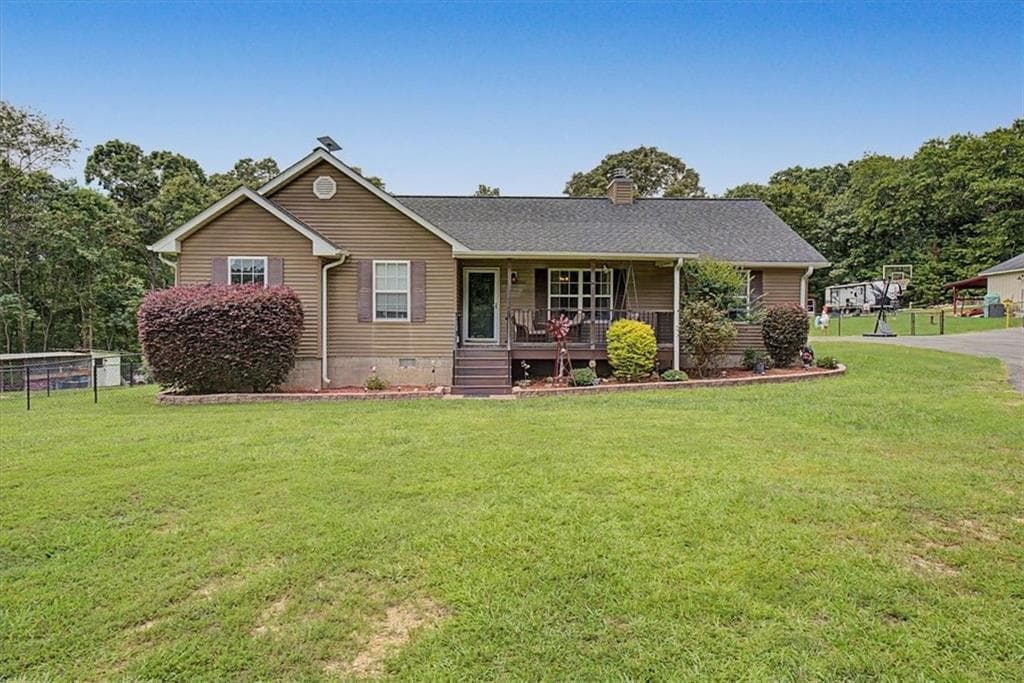 4 bedroom, 2 bathroom, 1,614 sq ft single family residence under contract at 1366 Bethlehem Road, Rockmart, GA 30153