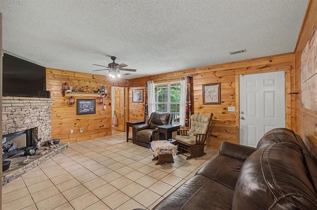 4 bedroom, 2 bathroom, 1,614 sq ft single family residence under contract at 1366 Bethlehem Road, Rockmart, GA 30153 — photo 4