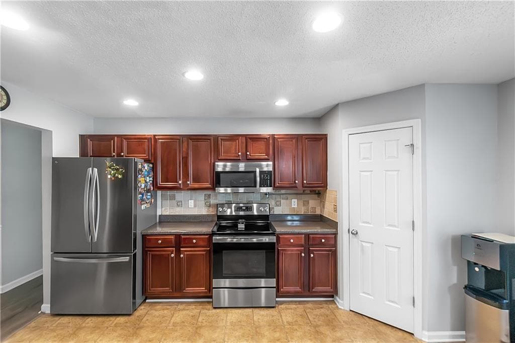 5 bedroom, 3 bathroom, 3,854 sq ft single family residence for sale at 4250 Defoors Farm Trail, Powder Springs, GA 30127 — photo 8