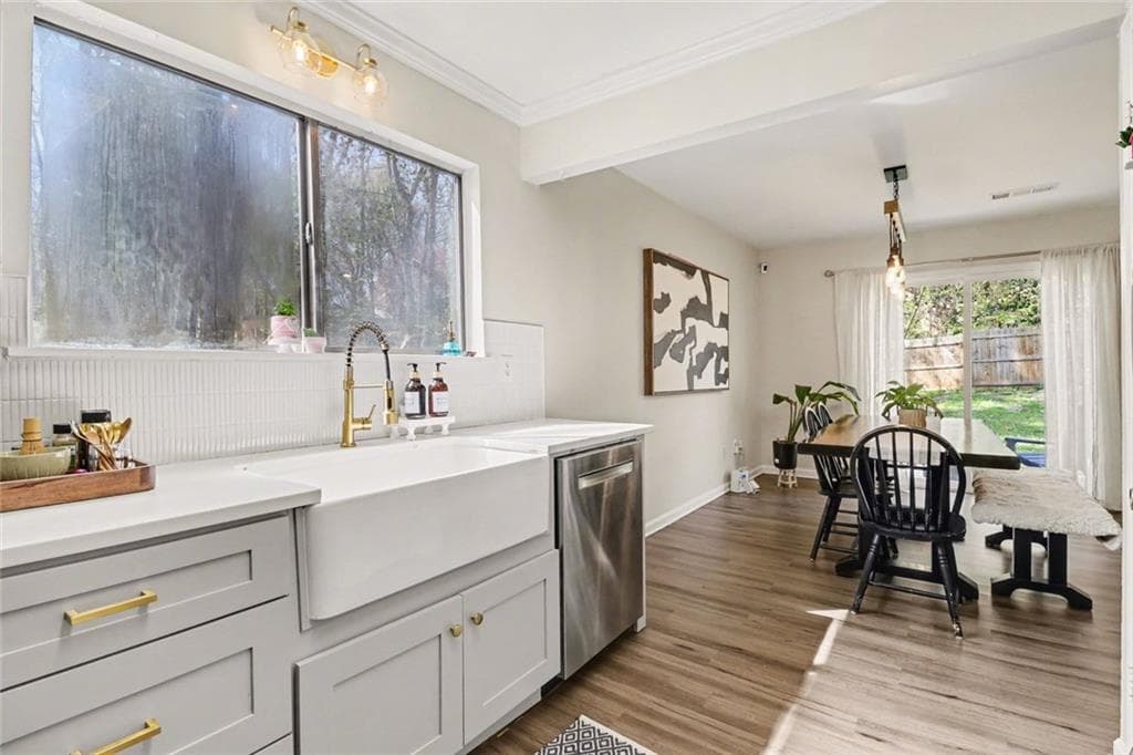 3 bedroom, 4 bathroom, 1,575 sq ft single family residence for sale at 1370 Terramont Drive, Roswell, GA 30076 — photo 3