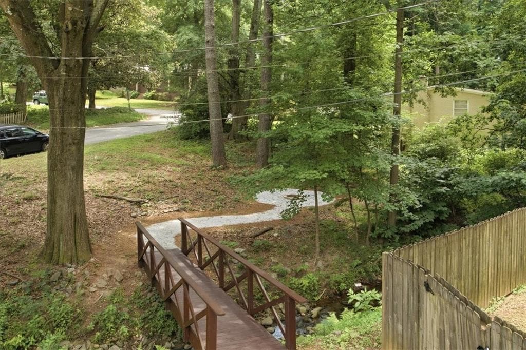 3 bedroom, 3 bathroom, 1,741 sq ft single family residence under contract at 3424 Shawnee Trail, Smyrna, GA 30080 — photo 4