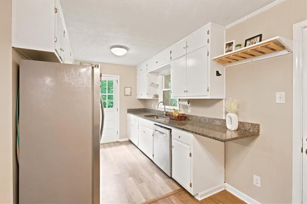 3 bedroom, 3 bathroom, 1,741 sq ft single family residence under contract at 3424 Shawnee Trail, Smyrna, GA 30080 — photo 9