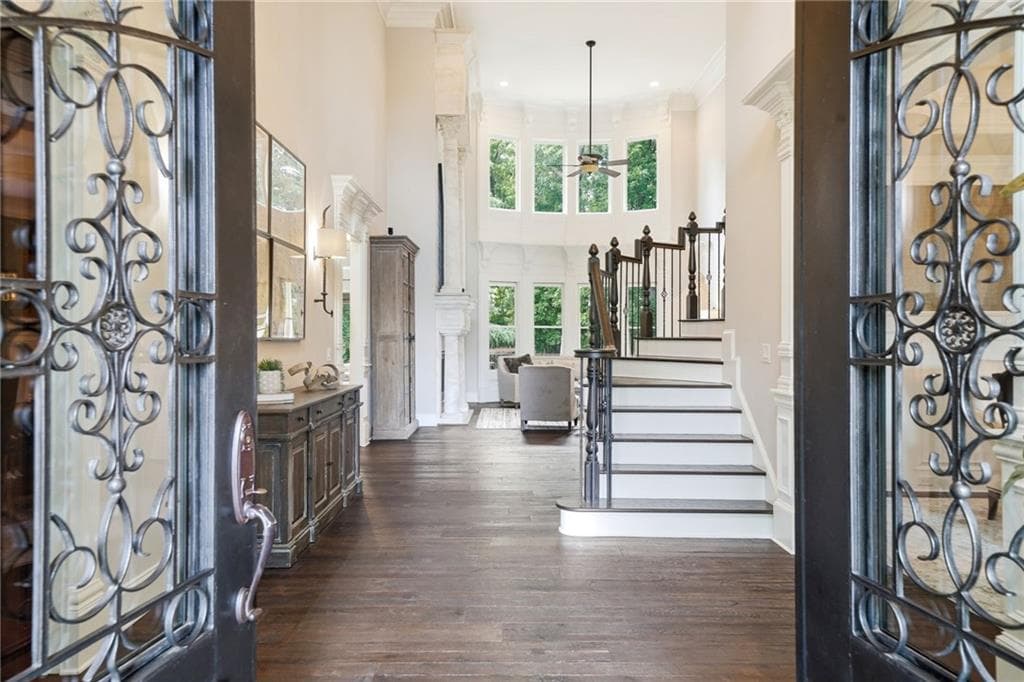 5 bedroom, 7 bathroom, 8,114 sq ft single family residence for sale at 2830 Manor Bridge Drive, Alpharetta, GA 30004 — photo 3