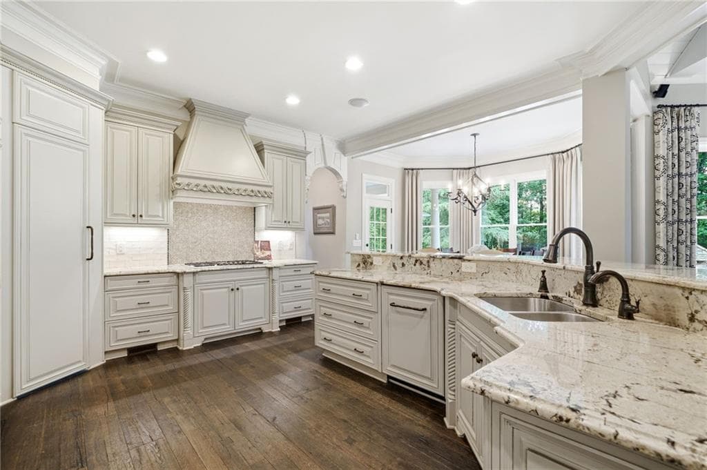 5 bedroom, 7 bathroom, 8,114 sq ft single family residence for sale at 2830 Manor Bridge Drive, Alpharetta, GA 30004 — photo 6