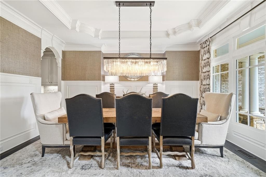 5 bedroom, 7 bathroom, 8,114 sq ft single family residence for sale at 2830 Manor Bridge Drive, Alpharetta, GA 30004 — photo 10