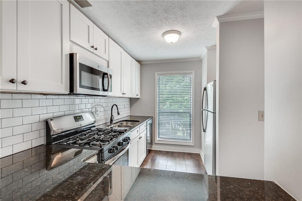 1 bedroom, 1 bathroom, 982 sq ft condominium for sale at 1004 Wynnes Ridge Circle, Marietta, GA 30067 — photo 9