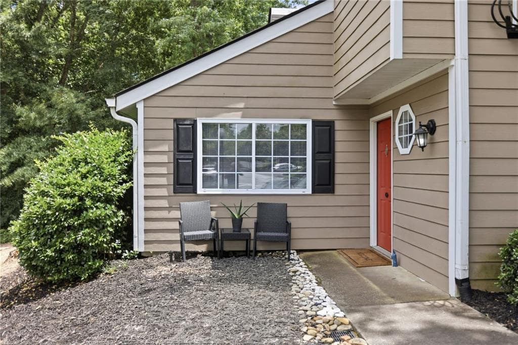 2 bedroom, 3 bathroom, 1,290 sq ft condominium under contract at 1468 Briarwood Road 301, Atlanta, GA 30319 — photo 3