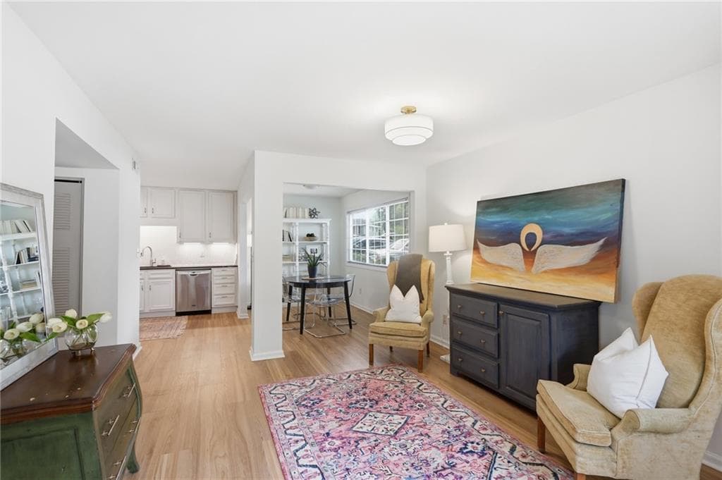 2 bedroom, 3 bathroom, 1,290 sq ft condominium under contract at 1468 Briarwood Road 301, Atlanta, GA 30319 — photo 6