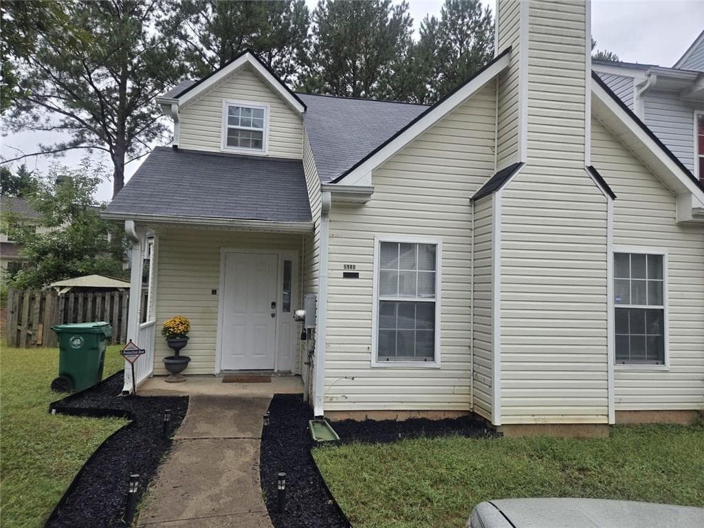 2 bedroom, 2 bathroom, 1,373 sq ft townhouse for sale at 5980 Sherwood Trace, Lithonia, GA 30038