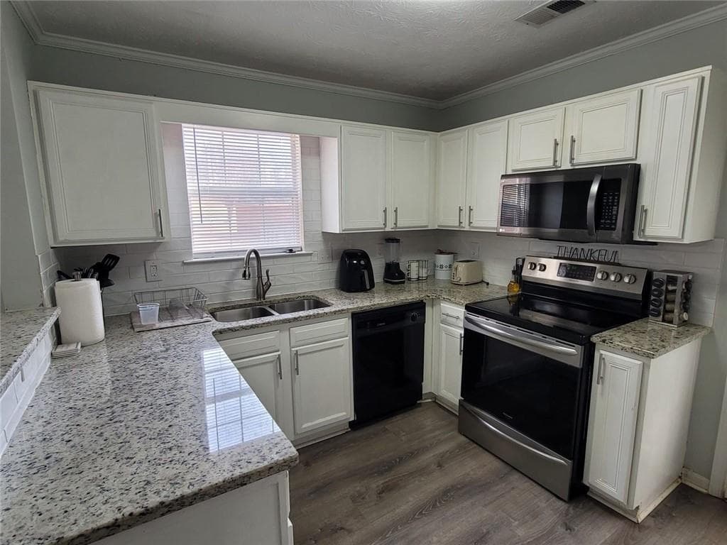 2 bedroom, 2 bathroom, 1,373 sq ft townhouse for sale at 5980 Sherwood Trace, Lithonia, GA 30038 — photo 8