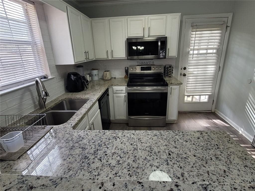 2 bedroom, 2 bathroom, 1,373 sq ft townhouse for sale at 5980 Sherwood Trace, Lithonia, GA 30038 — photo 10