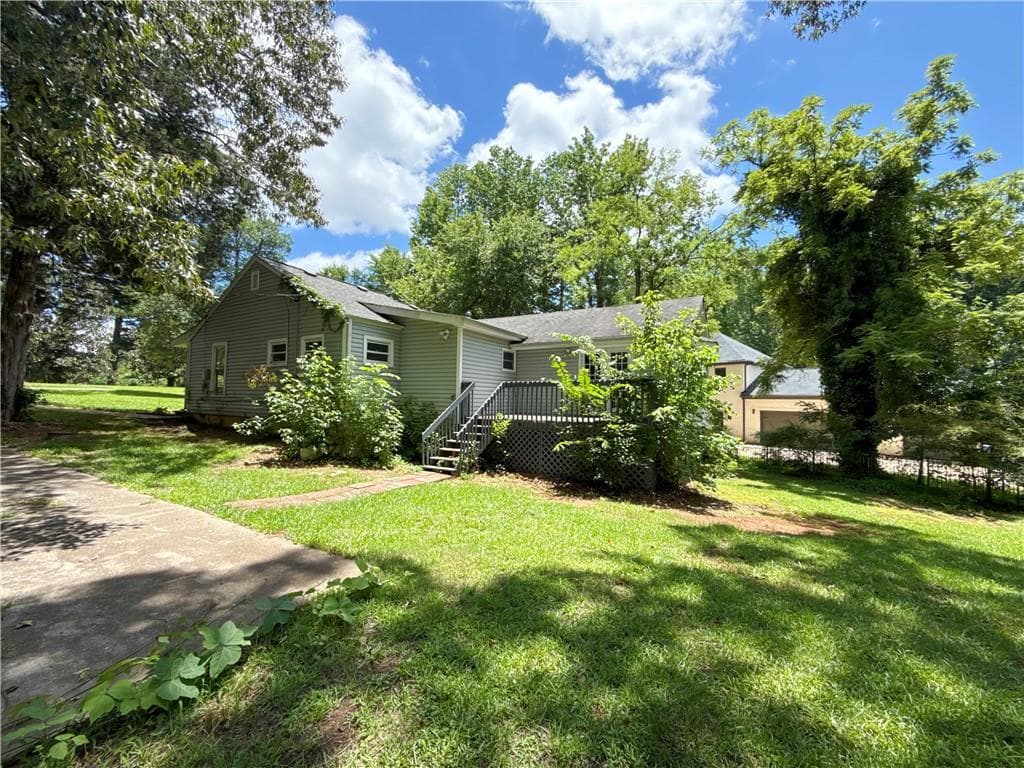 3 bedroom, 2 bathroom, 1,973 sq ft single family residence for sale at 1363 Boat Rock Road, Atlanta, GA 30331 — photo 3