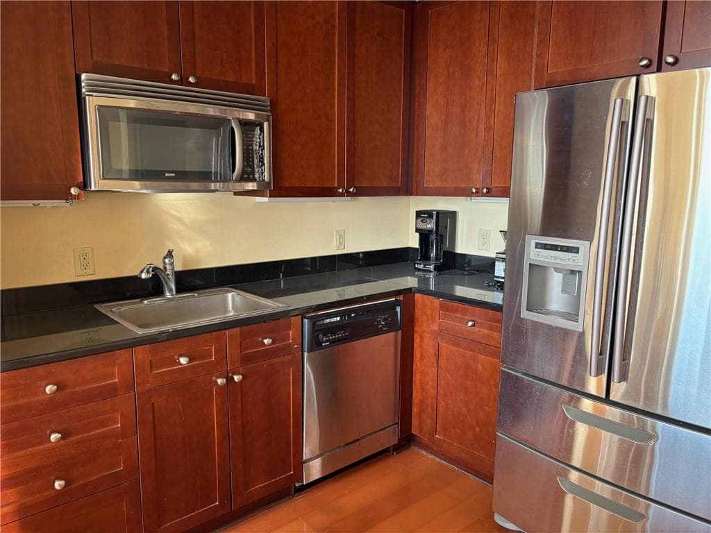 1 bedroom, 2 bathroom, 949 sq ft condominium for sale at 57 Forsyth Street 12F, Atlanta, GA 30303 — photo 2