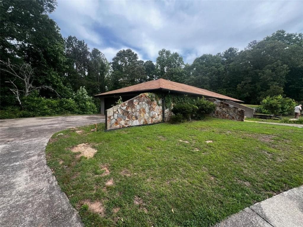 4 bedroom, 3 bathroom, 2,808 sq ft single family residence under contract at 4391 Leola Road, Douglasville, GA 30135 — photo 2