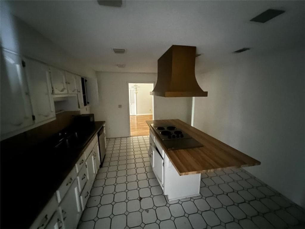 4 bedroom, 3 bathroom, 2,808 sq ft single family residence under contract at 4391 Leola Road, Douglasville, GA 30135 — photo 8