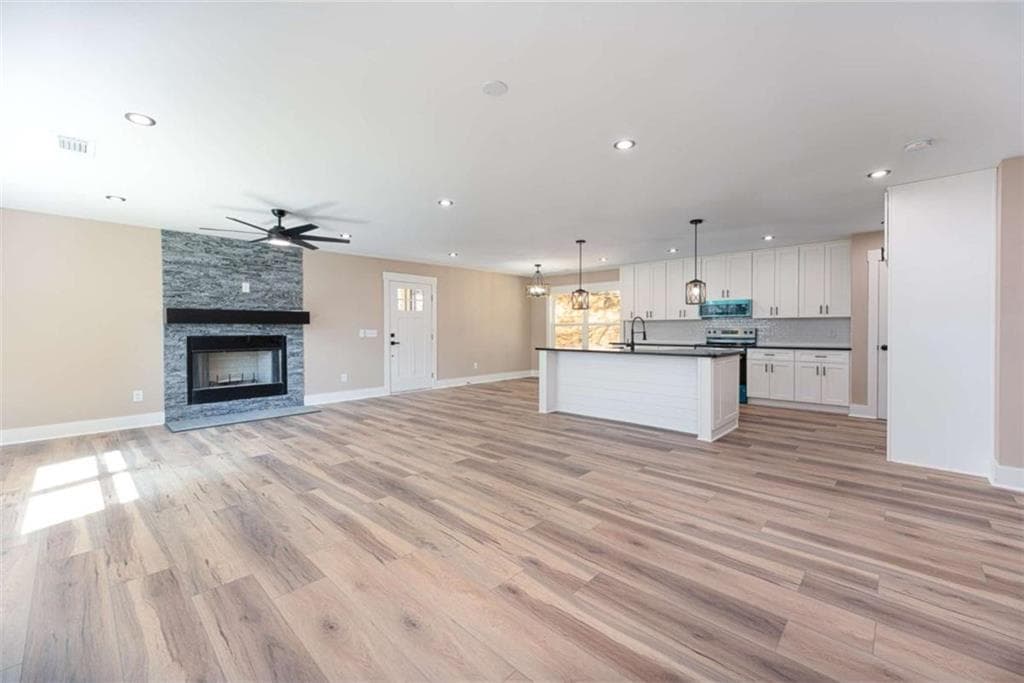3 bedroom, 2 bathroom, 1,624 sq ft single family residence for sale at 1870 Pat Colwell Road, Blairsville, GA 30512 — photo 3