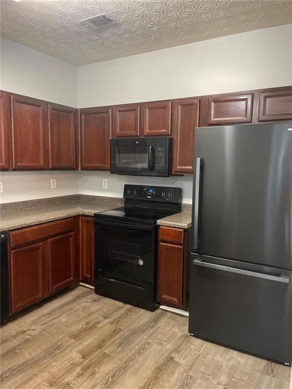 3 bedroom, 3 bathroom townhouse for rent at 6316 Ellenwood Dr, Rex, GA 30273 for $1,700 a month — photo 4