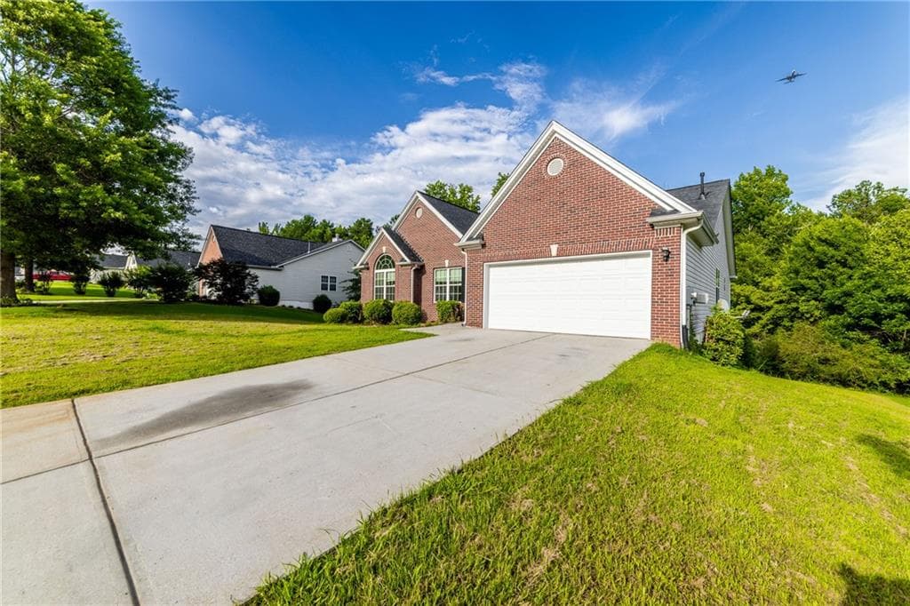 3 bedroom, 2 bathroom, 2,185 sq ft single family residence for sale at 1784 Cedar Walk Lane, Conley, GA 30288 — photo 9