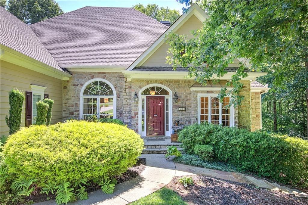 5 bedroom, 4 bathroom, 4,357 sq ft single family residence for sale at 302 Waterfall Court, Canton, GA 30115 — photo 5