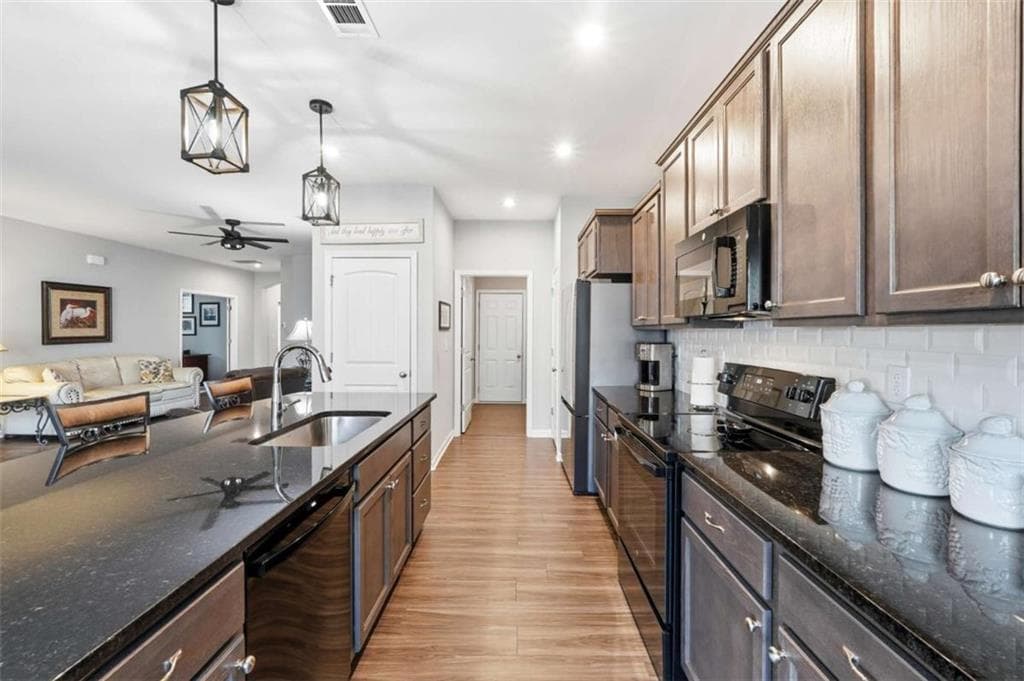 3 bedroom, 2 bathroom, 2,409 sq ft single family residence for sale at 24 Aspen Way, Dallas, GA 30157 — photo 8