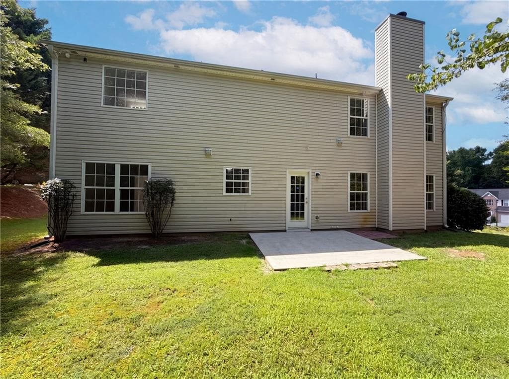 3 bedroom, 3 bathroom, 2,364 sq ft single family residence for sale at 3582 Coveside Court, Loganville, GA 30052 — photo 5