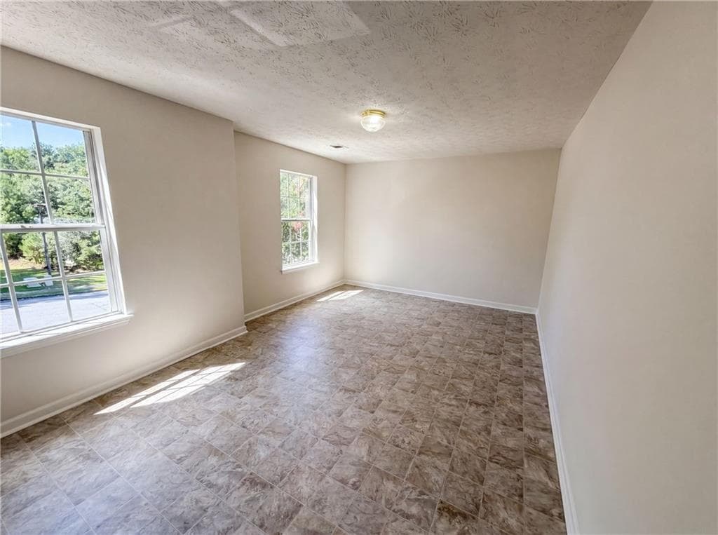 3 bedroom, 3 bathroom, 2,364 sq ft single family residence for sale at 3582 Coveside Court, Loganville, GA 30052 — photo 8