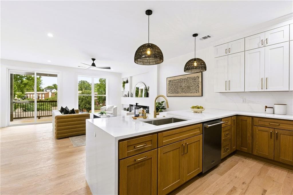 5 bedroom, 5 bathroom, 3,059 sq ft single family residence for sale at 3028 Trae Court, Smyrna, GA 30080 — photo 10