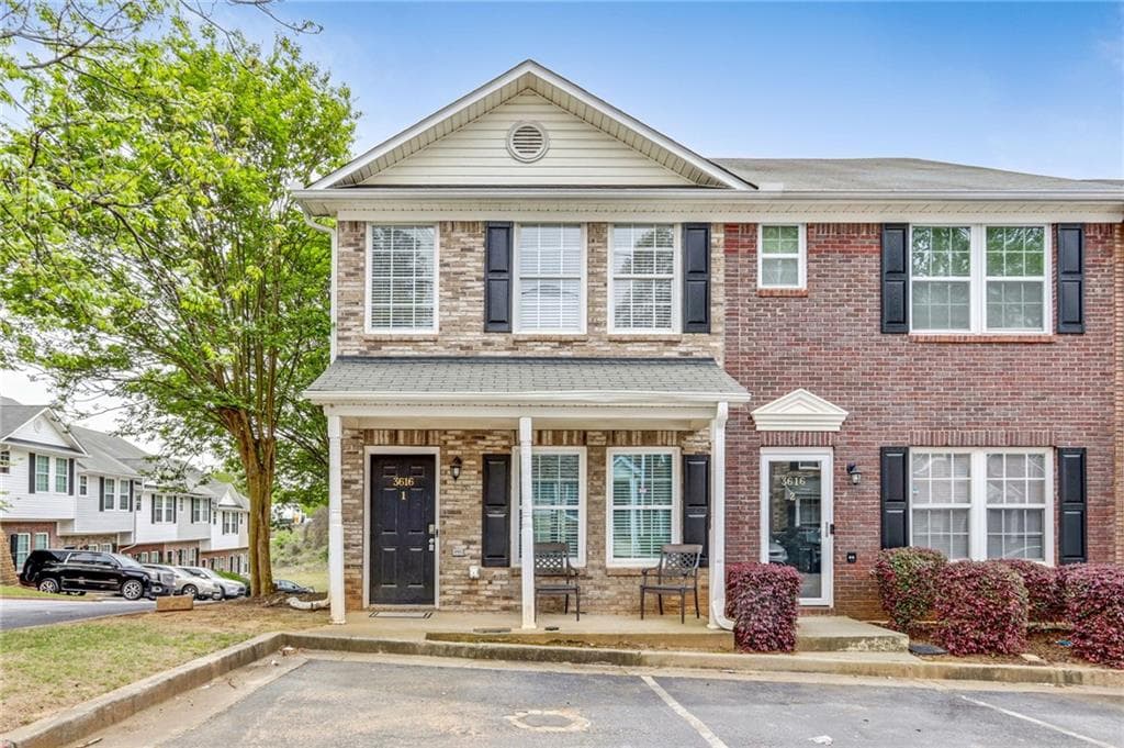 2 bedroom, 3 bathroom, 1,224 sq ft condominium for sale at 3616 Ginnis Road 1, Atlanta, GA 30331 — photo 1 of 20