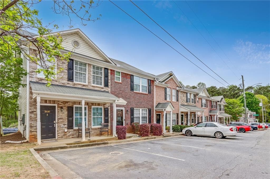 2 bedroom, 3 bathroom, 1,224 sq ft condominium for sale at 3616 Ginnis Road 1, Atlanta, GA 30331 — photo 2