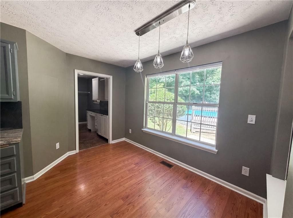 3 bedroom, 2 bathroom, 2,532 sq ft single family residence under contract at 4150 Jonathan Lane, Cumming, GA 30040 — photo 8