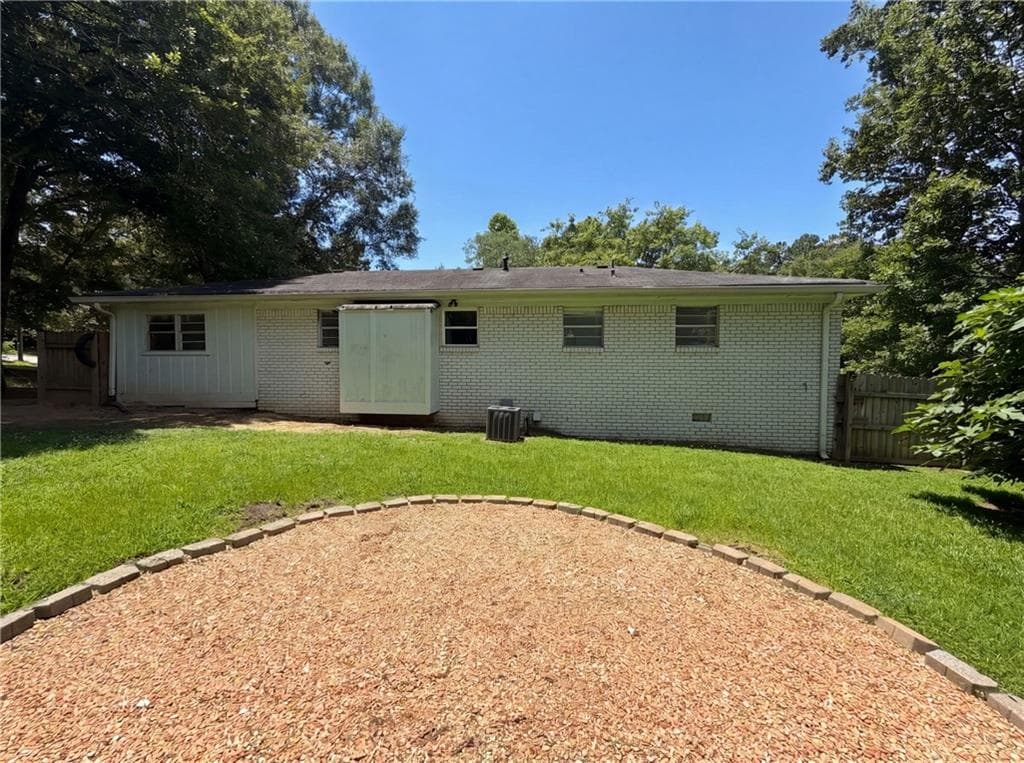 3 bedroom, 1 bathroom, 1,062 sq ft single family residence under contract at 6503 Jackie Lane, Austell, GA 30106 — photo 5