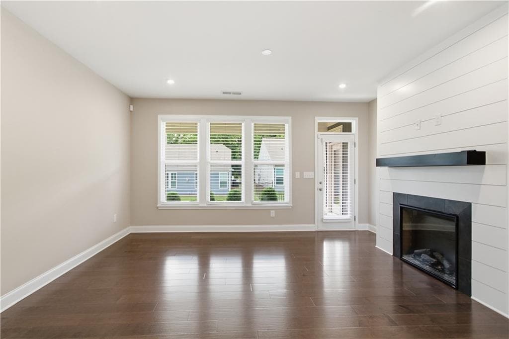 3 bedroom, 2 bathroom, 1,733 sq ft single family residence for sale at 210 Balsam Drive, Dallas, GA 30157 — photo 8