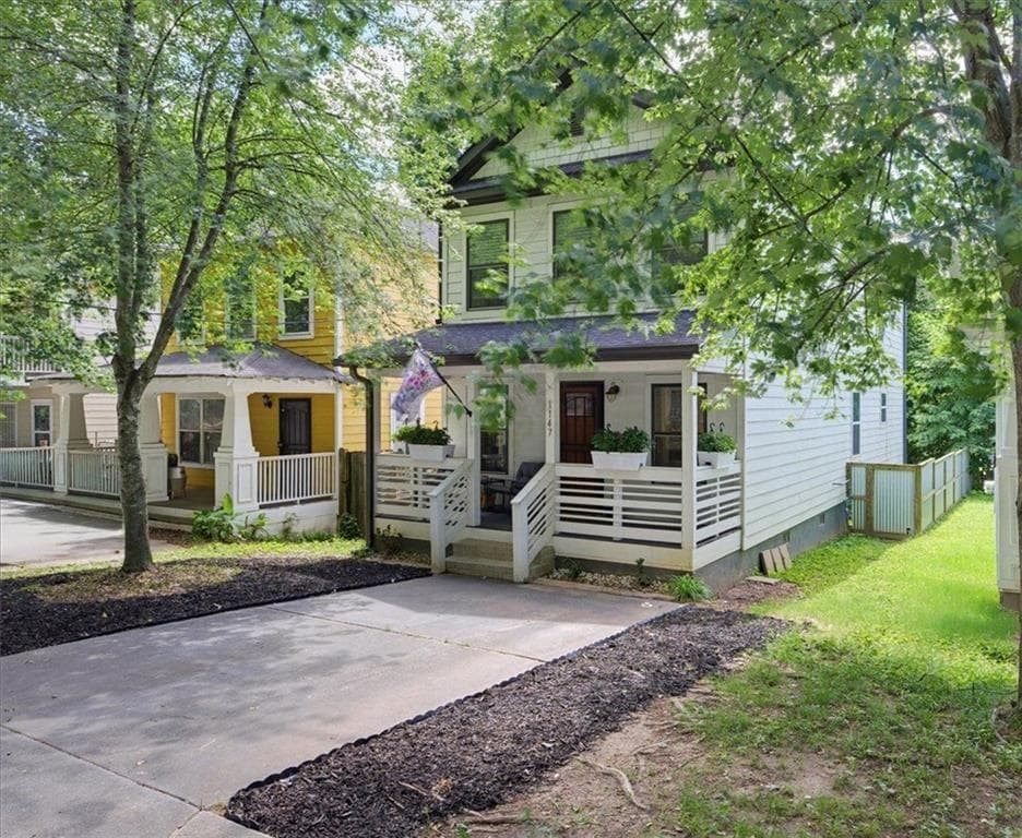 3 bedroom, 3 bathroom, 1,728 sq ft single family residence for sale at 1147 Smith Street, Atlanta, GA 30310 — photo 2