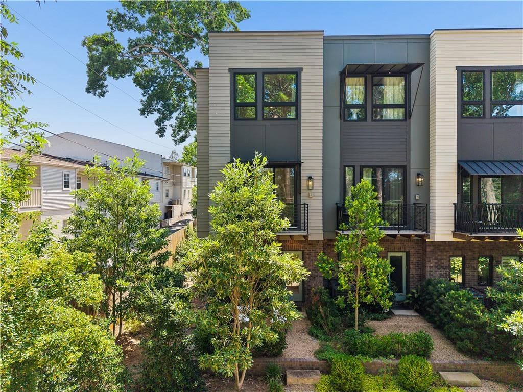 2 bedroom, 3 bathroom, 1,438 sq ft townhouse for sale at 2199 Lenox Road 12, Atlanta, GA 30324
