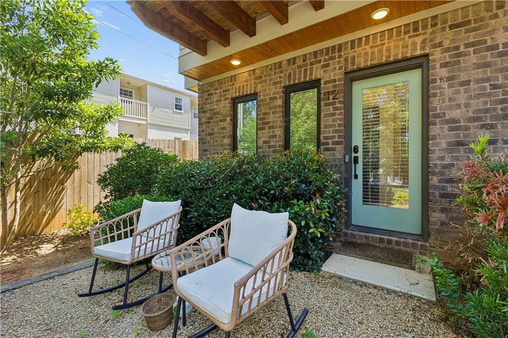 2 bedroom, 3 bathroom, 1,438 sq ft townhouse for sale at 2199 Lenox Road 12, Atlanta, GA 30324 — photo 2