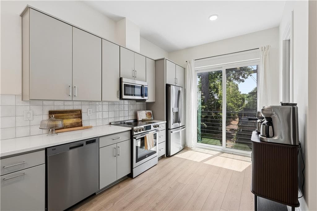 2 bedroom, 3 bathroom, 1,438 sq ft townhouse for sale at 2199 Lenox Road 12, Atlanta, GA 30324 — photo 5