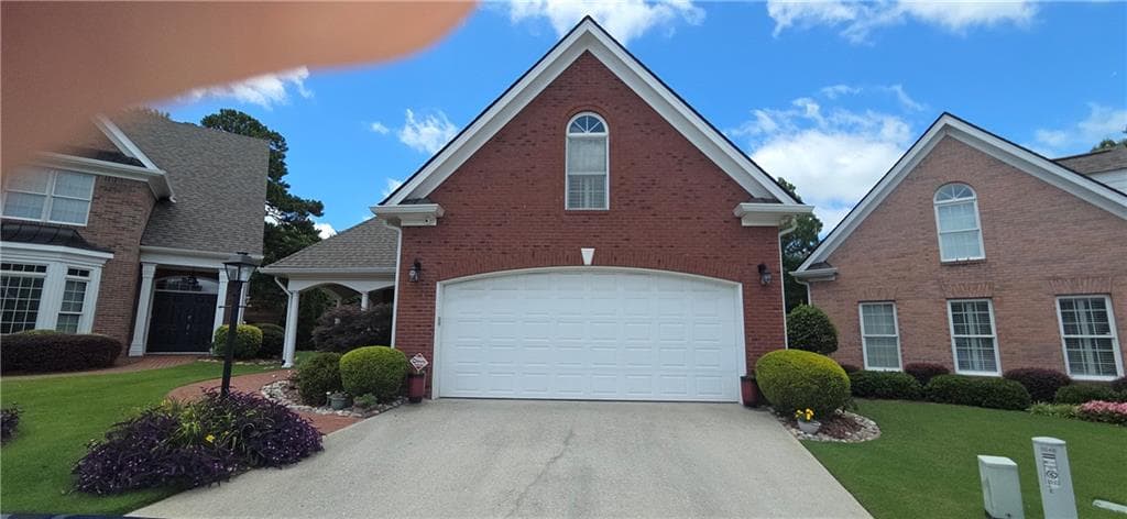 3 bedroom, 2 bathroom, 2,211 sq ft single family residence for sale at 1555 Woodberry Run Drive, Snellville, GA 30078