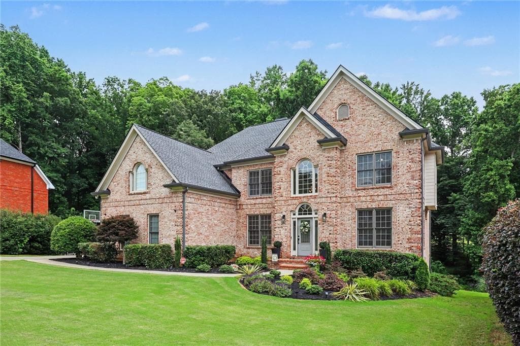 6 bedroom, 5 bathroom, 4,791 sq ft single family residence under contract at 4041 Hickory Fairway Drive, Woodstock, GA 30188 — photo 2
