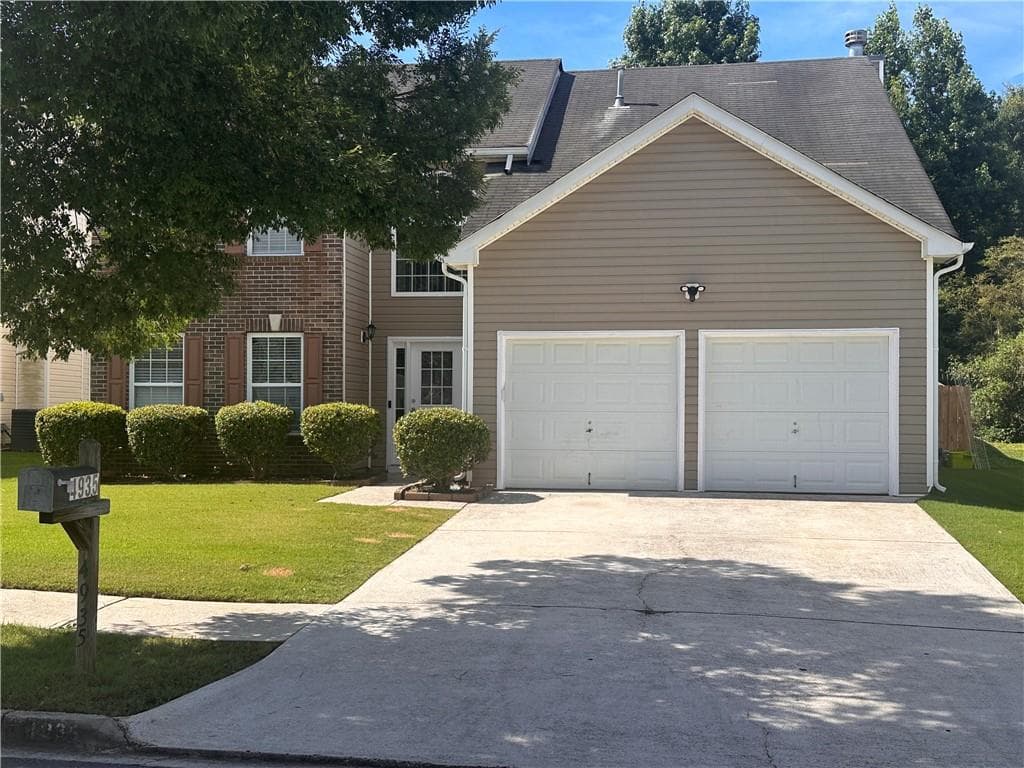 4 bedroom, 3 bathroom, 2,177 sq ft single family residence for rent at 4935 Notting Glen Lane, Snellville, GA 30039 for $2,575 a month