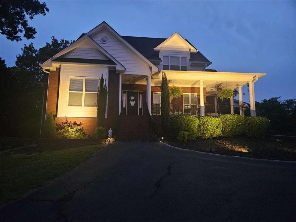 4 bedroom, 3 bathroom, 3,291 sq ft single family residence for sale at 45 Walnut Lane, Covington, GA 30014 — photo 2