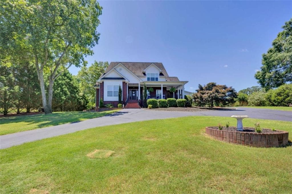 4 bedroom, 3 bathroom, 3,291 sq ft single family residence for sale at 45 Walnut Lane, Covington, GA 30014 — photo 3