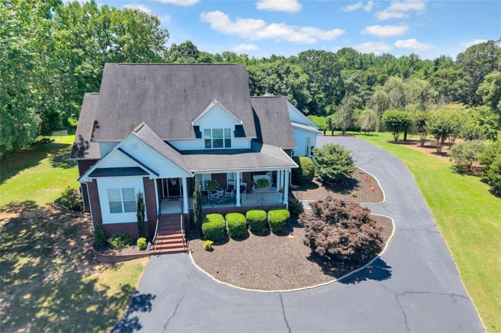 4 bedroom, 3 bathroom, 3,291 sq ft single family residence for sale at 45 Walnut Lane, Covington, GA 30014 — photo 4