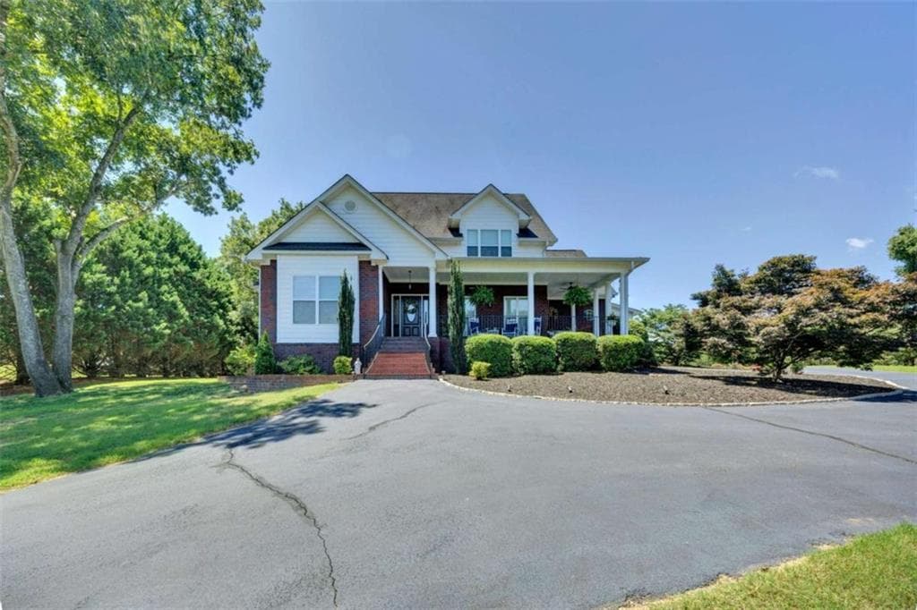 4 bedroom, 3 bathroom, 3,291 sq ft single family residence for sale at 45 Walnut Lane, Covington, GA 30014 — photo 7