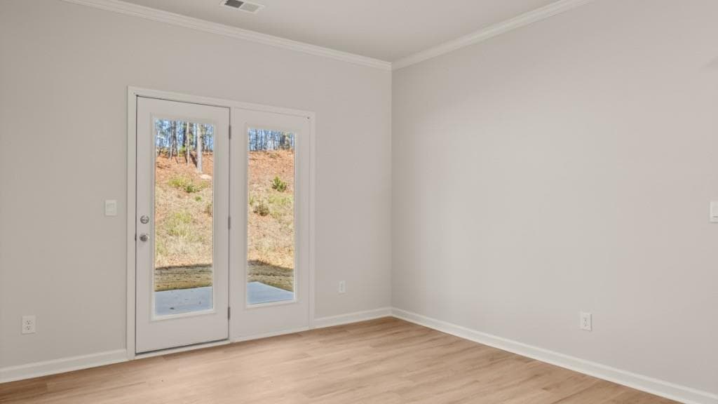 5 bedroom, 3 bathroom, 3,209 sq ft single family residence for sale at 136 Crooked Lake Park, Villa Rica, GA 30180 — photo 7
