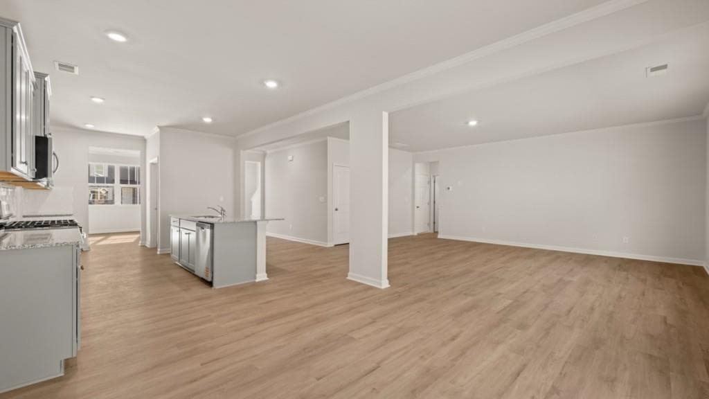 5 bedroom, 3 bathroom, 3,209 sq ft single family residence for sale at 136 Crooked Lake Park, Villa Rica, GA 30180 — photo 8