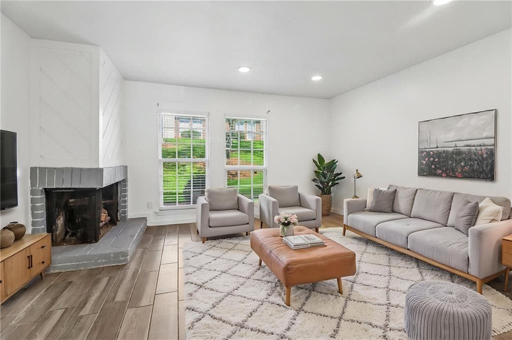 3 bedroom, 2 bathroom, 1,496 sq ft condominium under contract at 3162 Tangerine Court, Decatur, GA 30034 — photo 2