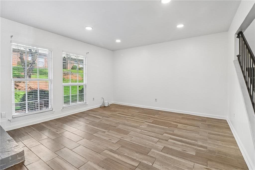 3 bedroom, 2 bathroom, 1,496 sq ft condominium under contract at 3162 Tangerine Court, Decatur, GA 30034 — photo 3