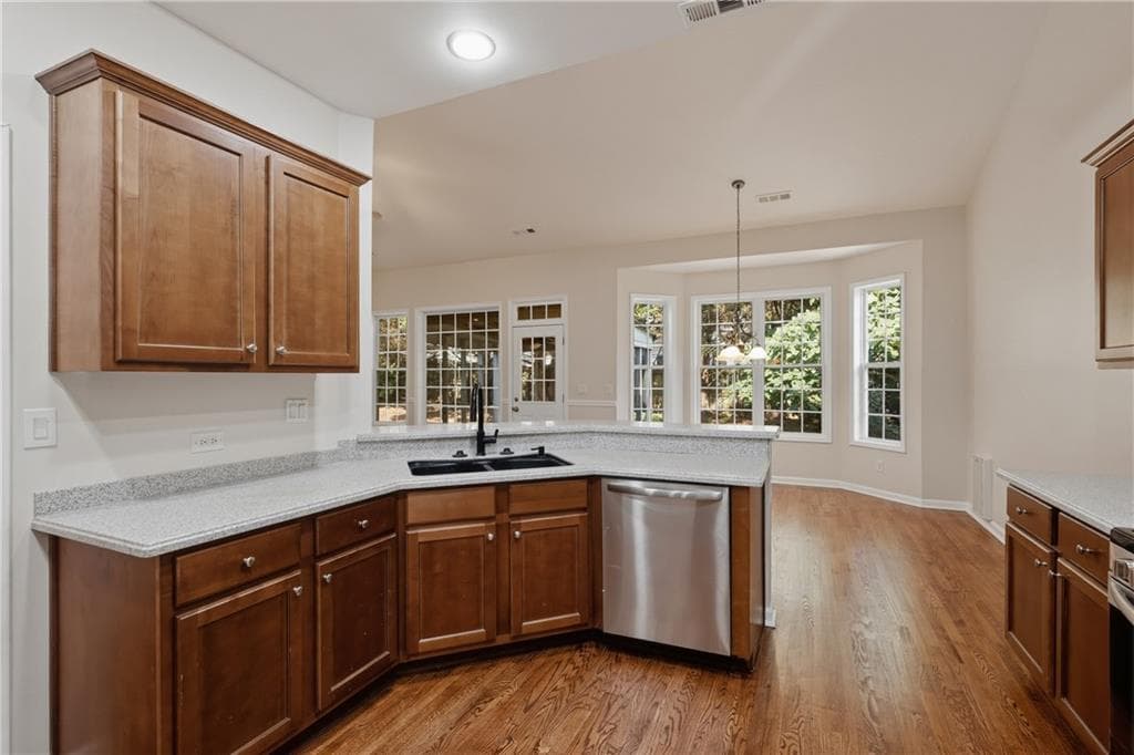 4 bedroom, 3 bathroom, 3,154 sq ft single family residence for sale at 402 FREEDOM Lane, Peachtree City, GA 30269 — photo 7