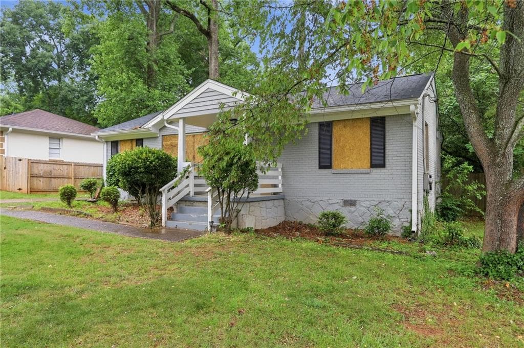 3 bedroom, 2 bathroom, 1,653 sq ft single family residence for sale at 3453 Lark Lane, Decatur, GA 30032 — photo 3