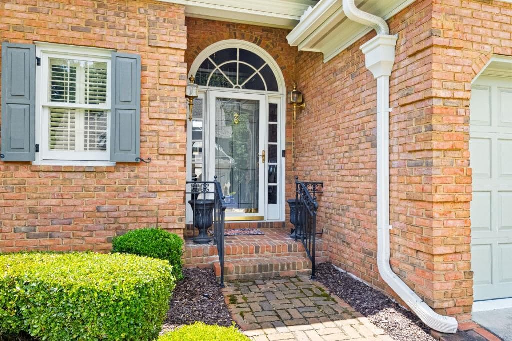 4 bedroom, 3 bathroom, 3,138 sq ft single family residence under contract at 3603 Greystone Circle, Atlanta, GA 30341 — photo 3